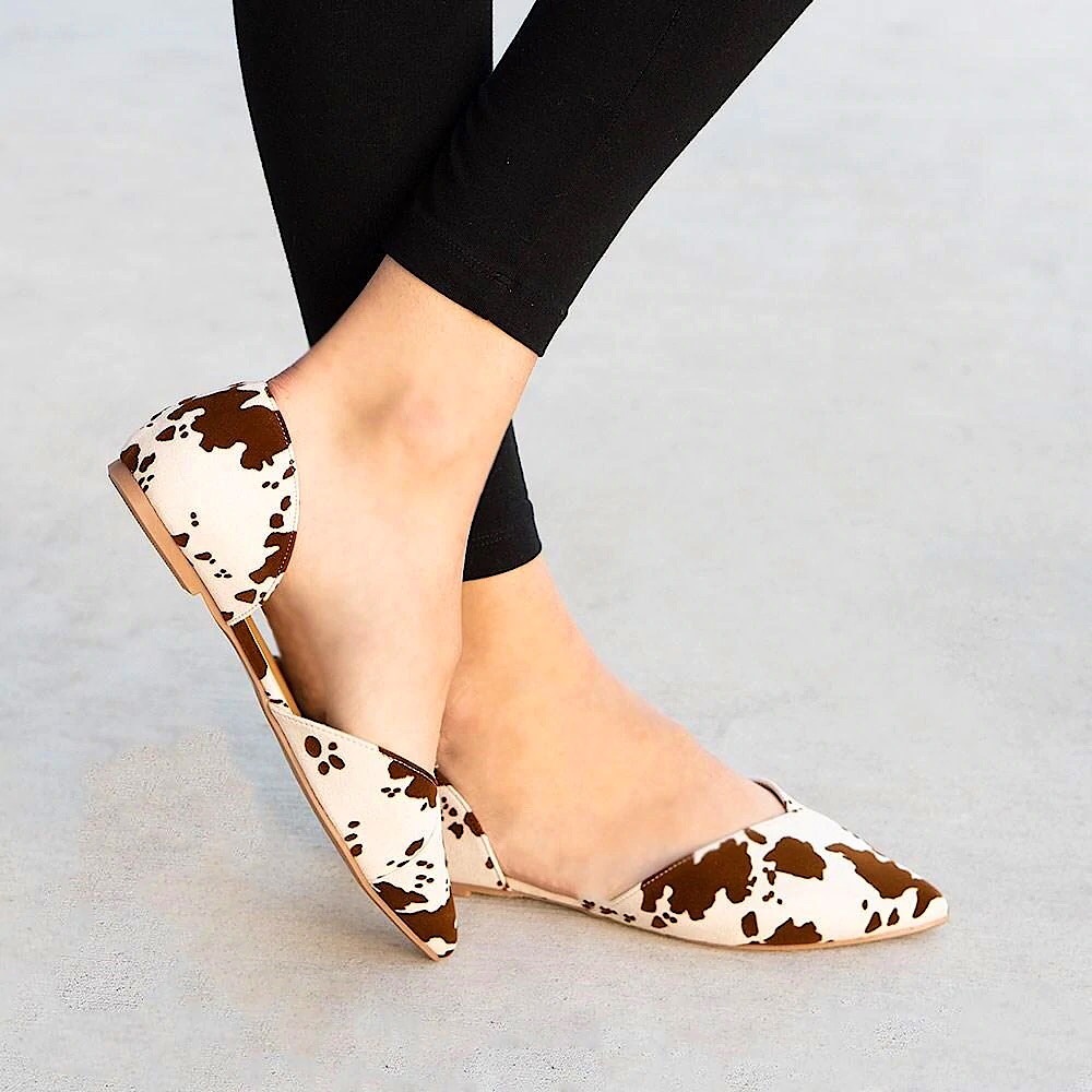 NWOT Qupid Zoom-27 Cow Print Slip On Minimalistic Daytime Flats